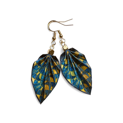 Origami-Ohrringe in Form von Herbstlaub: Handgefertigter Papierschmuck