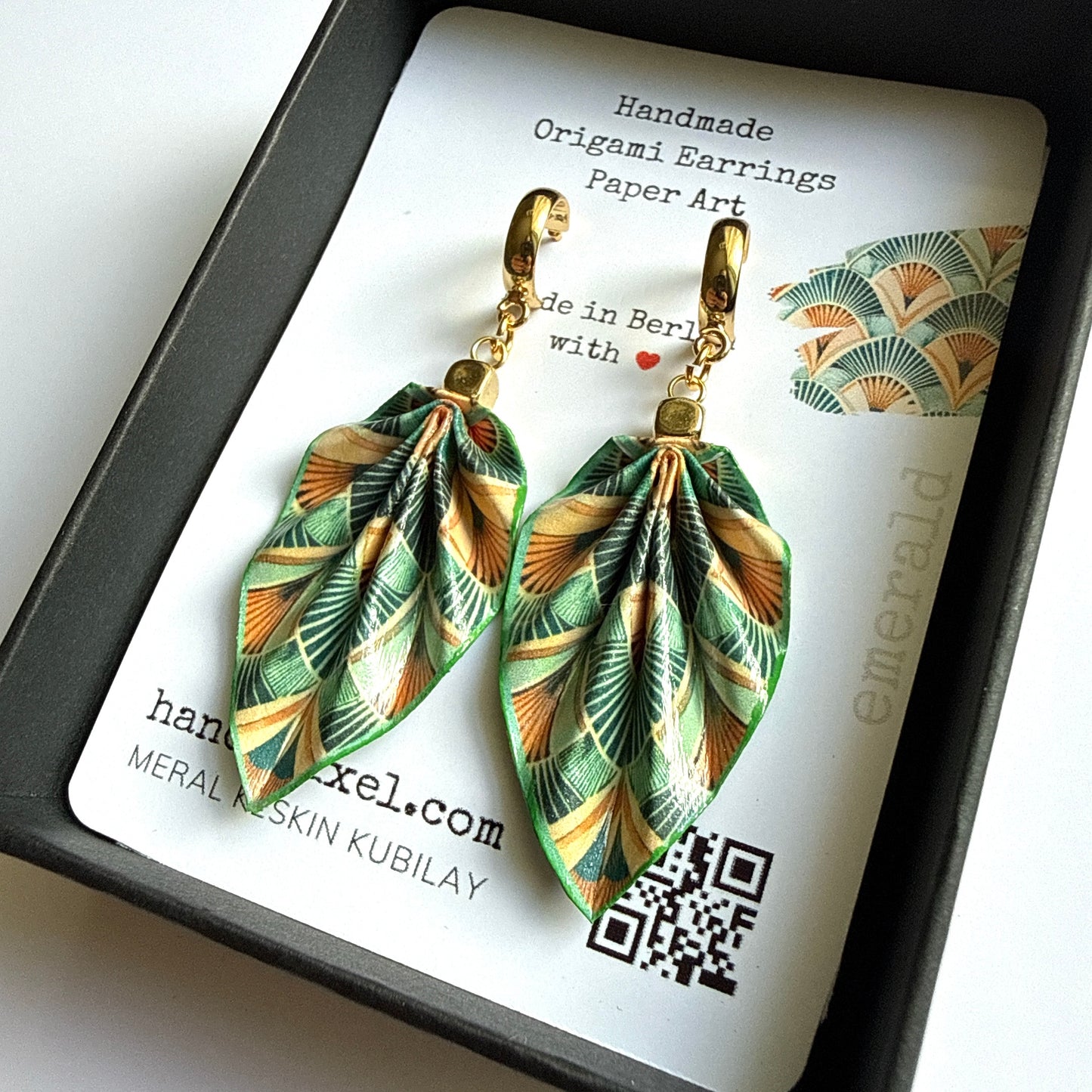 Origami-Ohrringe in Form von Herbstlaub: Handgefertigter Papierschmuck