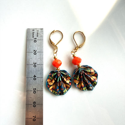 Origami-Ohrringe in Form von Herbstlaub: Handgefertigter Papierschmuck