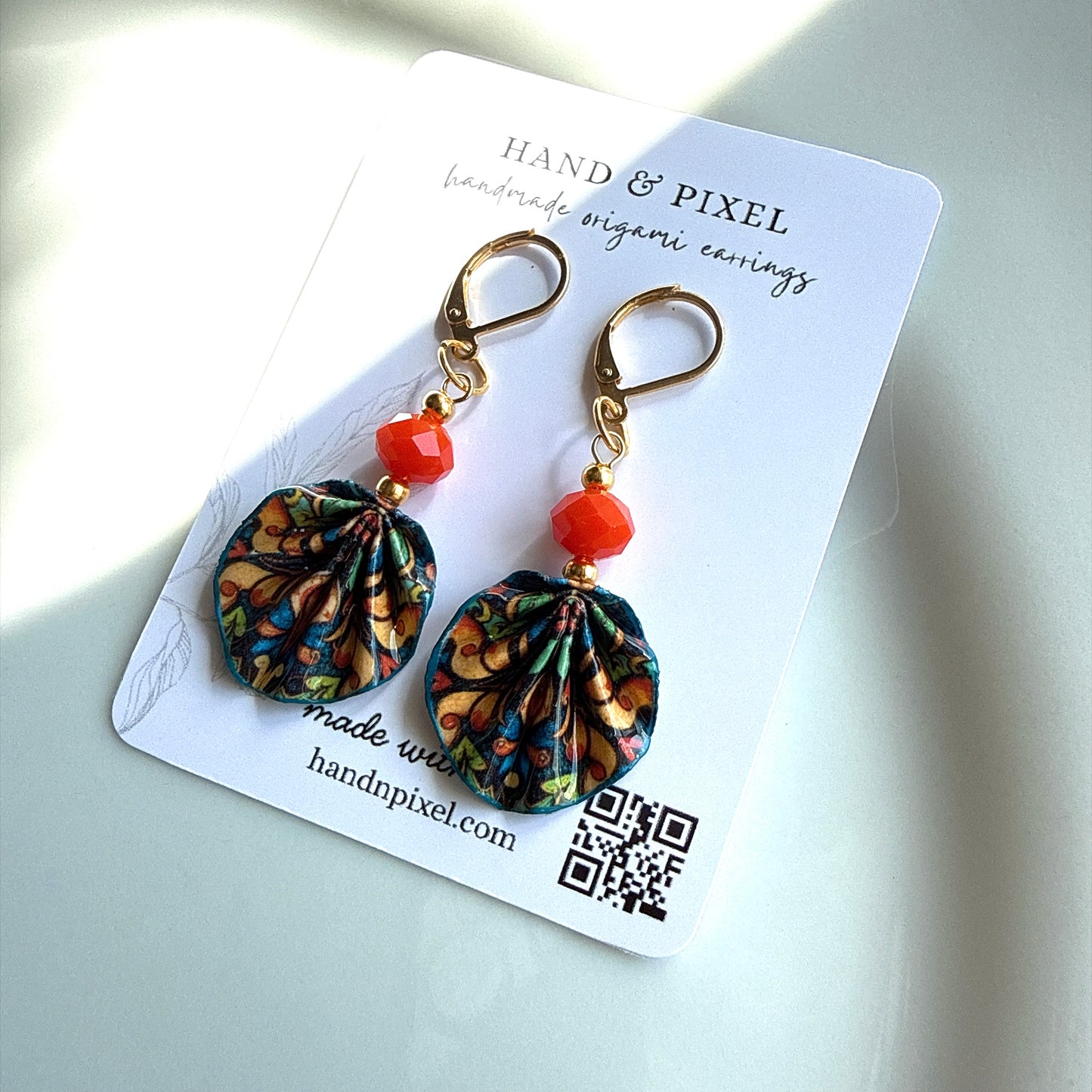 Origami-Ohrringe in Form von Herbstlaub: Handgefertigter Papierschmuck