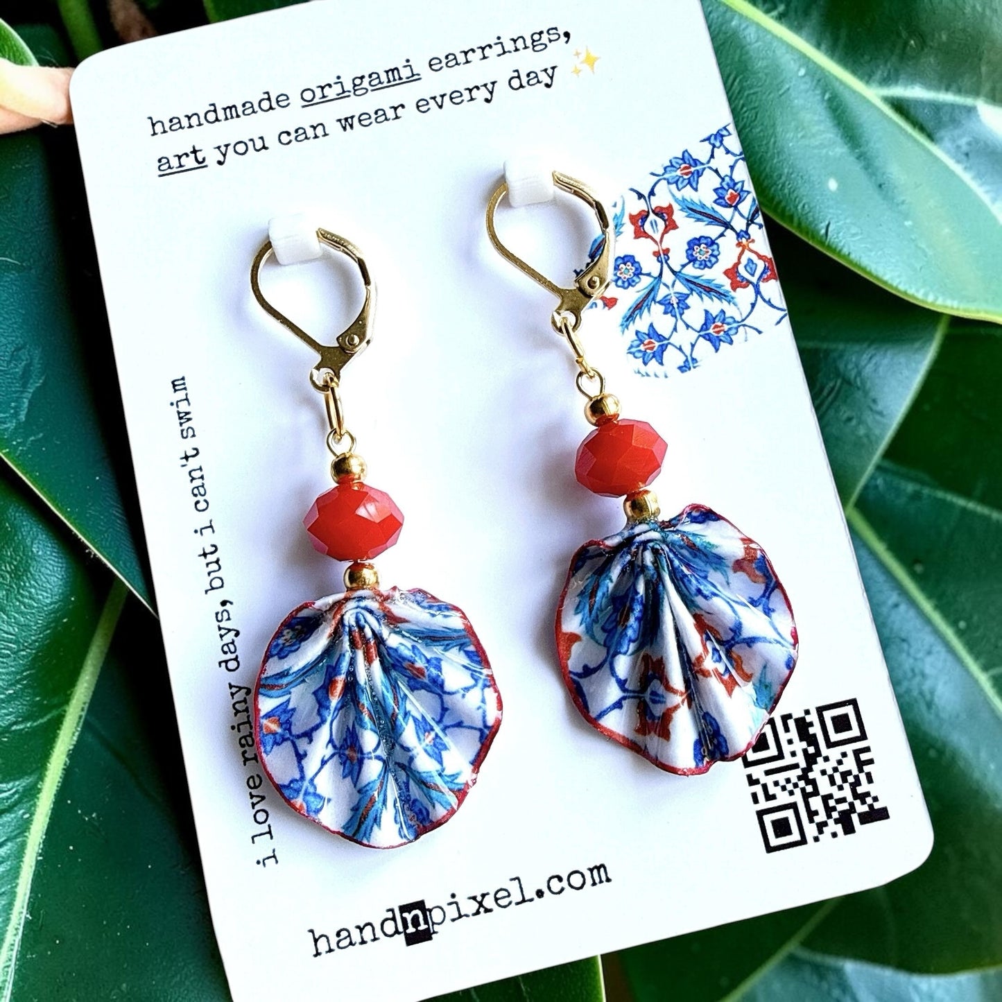 Origami-Ohrringe in Form von Herbstlaub: Handgefertigter Papierschmuck