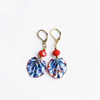 Origami-Ohrringe in Form von Herbstlaub: Handgefertigter Papierschmuck