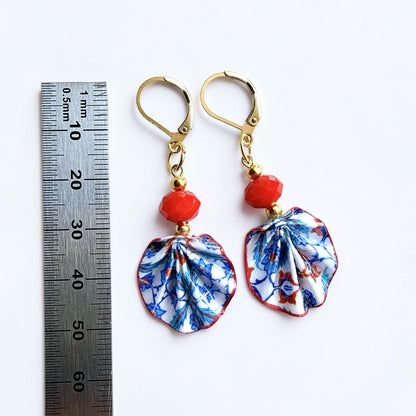 Origami-Ohrringe in Form von Herbstlaub: Handgefertigter Papierschmuck