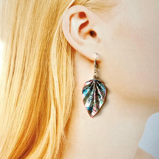 Origami-Ohrringe in Form von Herbstlaub: Handgefertigter Papierschmuck