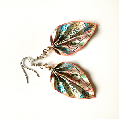 Origami-Ohrringe in Form von Herbstlaub: Handgefertigter Papierschmuck