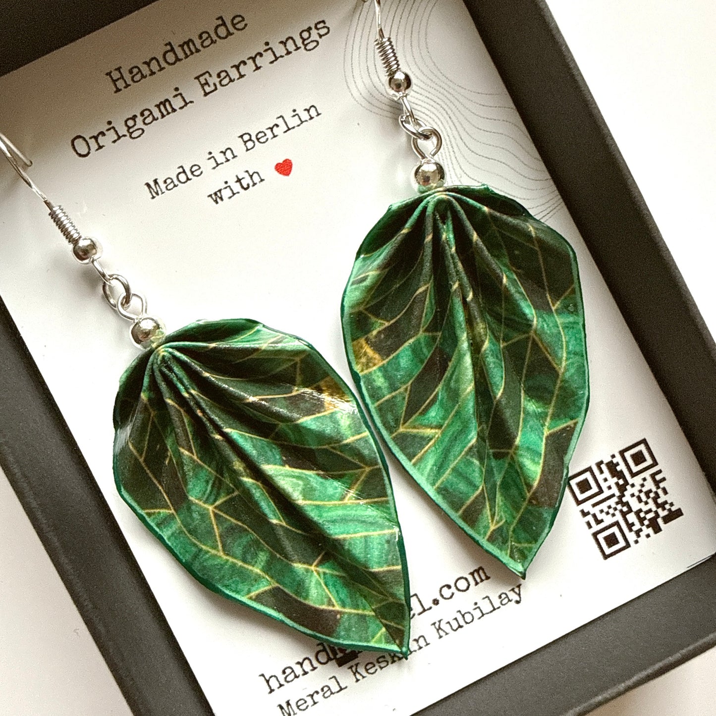 Origami Leaf Earrings – Handmade Paper Jewelry with Protective Glossy Finish, Lightweight & Artistic Design Suitable for Everyday and Special Occasions