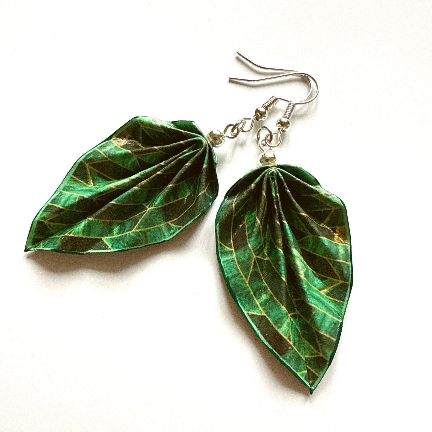 Origami Leaf Earrings – Handmade Paper Jewelry with Protective Glossy Finish, Lightweight & Artistic Design Suitable for Everyday and Special Occasions