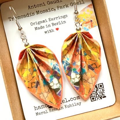 Origami-Ohrringe in Form von Herbstlaub: Handgefertigter Papierschmuck