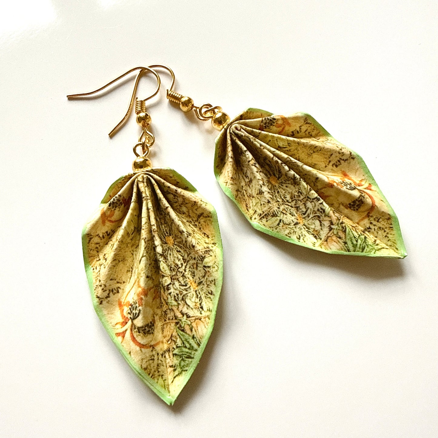 Boucles d'oreilles Feuille d'Origami : Bijoux en papier faits main