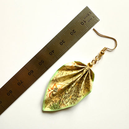 Origami-Ohrringe in Form von Herbstlaub: Handgefertigter Papierschmuck