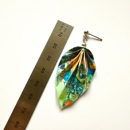 Origami-Ohrringe in Form von Herbstlaub: Handgefertigter Papierschmuck