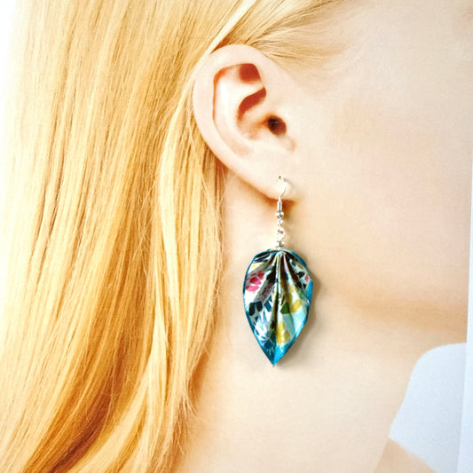 Origami-Ohrringe in Form von Herbstlaub: Handgefertigter Papierschmuck