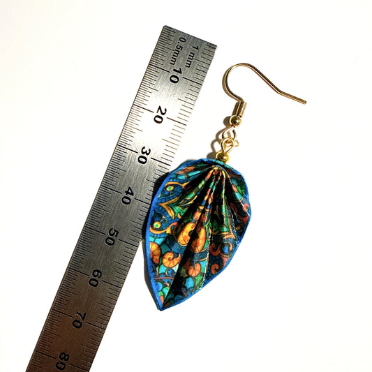 Origami-Ohrringe in Form von Herbstlaub: Handgefertigter Papierschmuck
