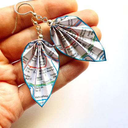 Origami-Ohrringe in Form von Herbstlaub: Handgefertigter Papierschmuck