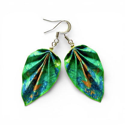 Origami-Ohrringe in Form von Herbstlaub: Handgefertigter Papierschmuck