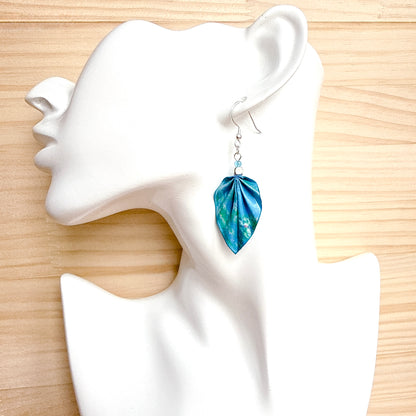 Boucles d'oreilles Origami - Bijou en papier fait main - Mosaïque bleue Trencadis d'Antoni Gaudí