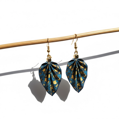 Origami-Ohrringe in Form von Herbstlaub: Handgefertigter Papierschmuck