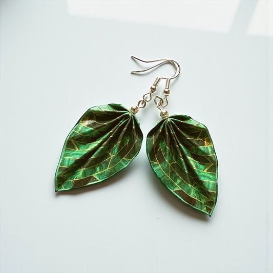 Origami Leaf Earrings – Handmade Paper Jewelry with Protective Glossy Finish, Lightweight & Artistic Design Suitable for Everyday and Special Occasions