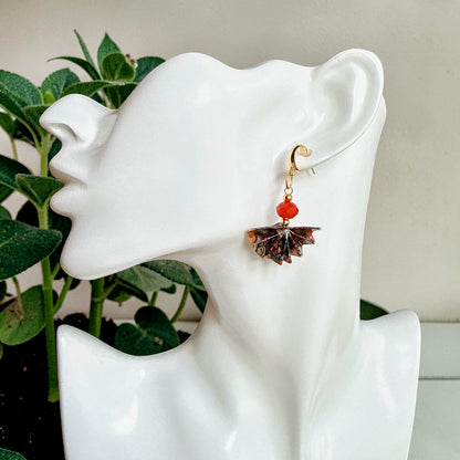Origami-Ohrringe in Form von Herbstlaub: Handgefertigter Papierschmuck