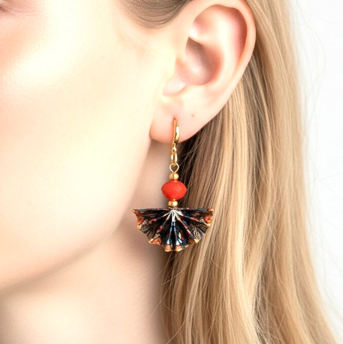 Origami-Ohrringe in Form von Herbstlaub: Handgefertigter Papierschmuck