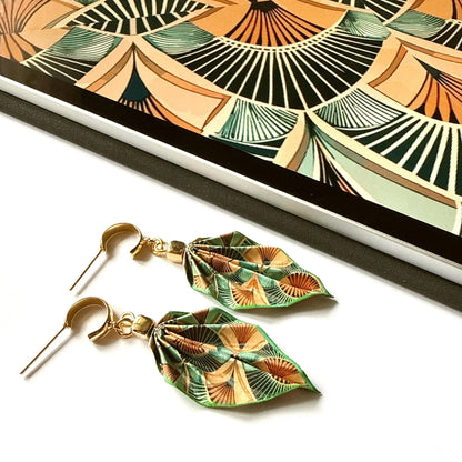 Origami-Ohrringe in Form von Herbstlaub: Handgefertigter Papierschmuck