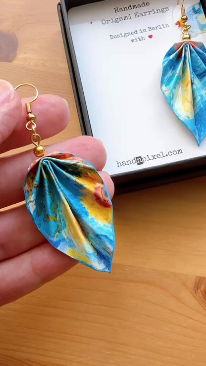 Boucles d'oreilles Origami - Bijou en papier fait main - Mosaïque bleue Trencadis d'Antoni Gaudí