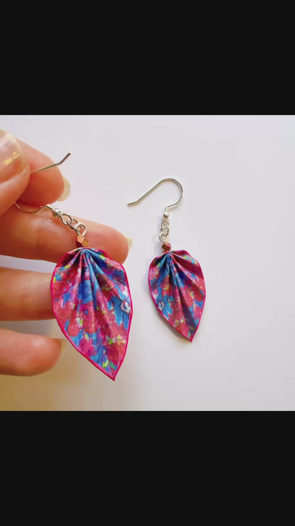 Origami-Ohrringe in Form von Herbstlaub: Handgefertigter Papierschmuck
